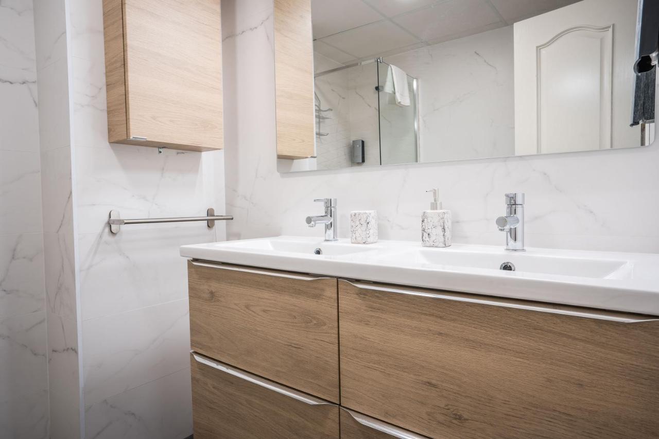Ibericabeds Nueva De San Anton Apartment Granada Luaran gambar