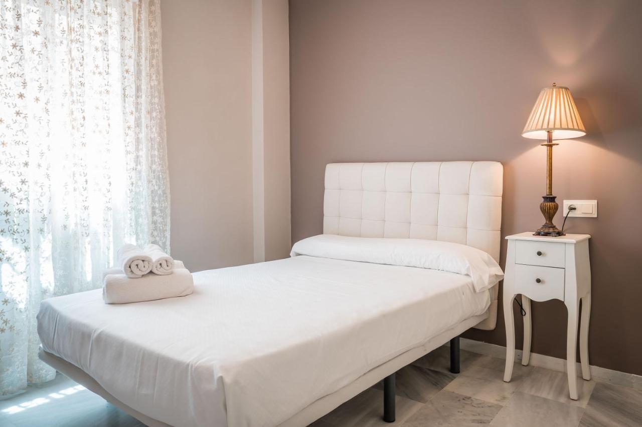 Ibericabeds Nueva De San Anton Apartment Granada Luaran gambar